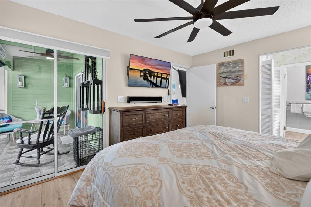For Sale: $246,500 (3 beds, 2 baths, 1376 Square Feet)