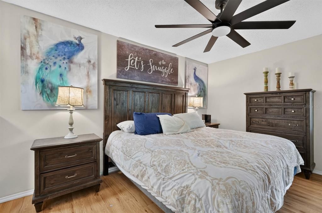 For Sale: $246,500 (3 beds, 2 baths, 1376 Square Feet)