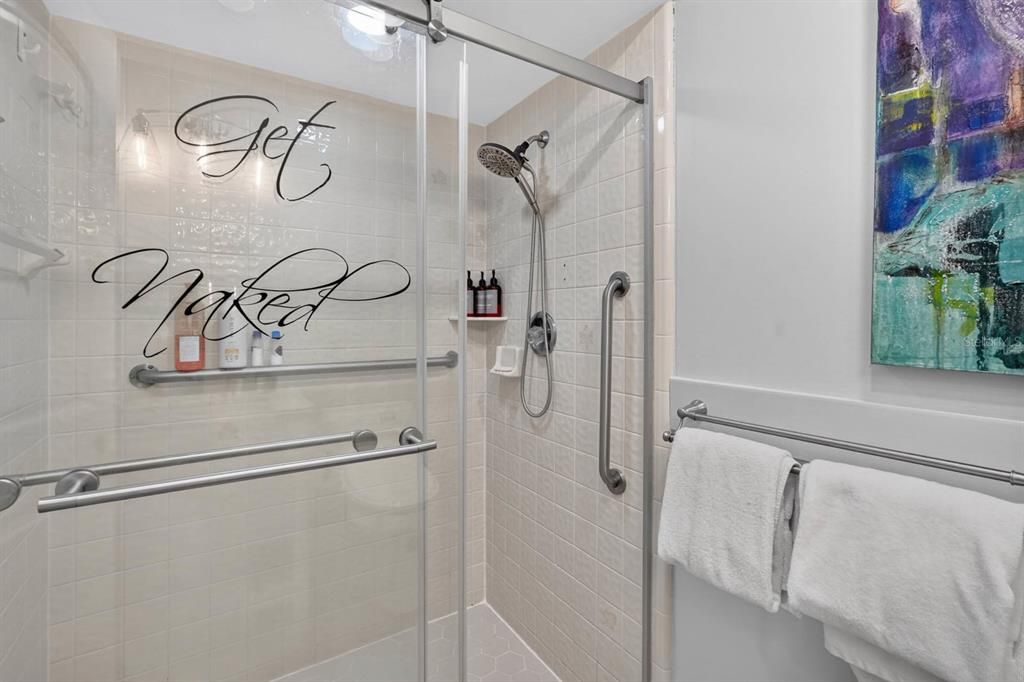 For Sale: $246,500 (3 beds, 2 baths, 1376 Square Feet)