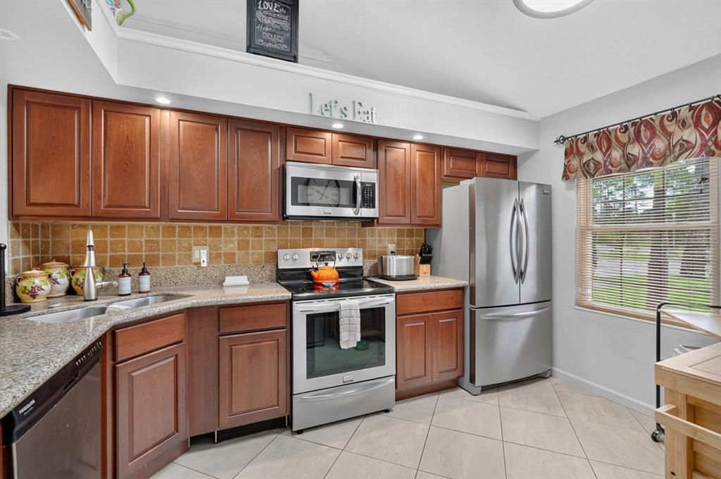 For Sale: $246,500 (3 beds, 2 baths, 1376 Square Feet)