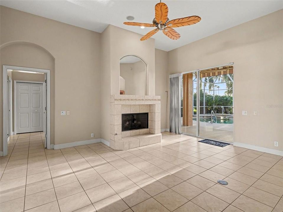 For Sale: $600,000 (3 beds, 3 baths, 2437 Square Feet)