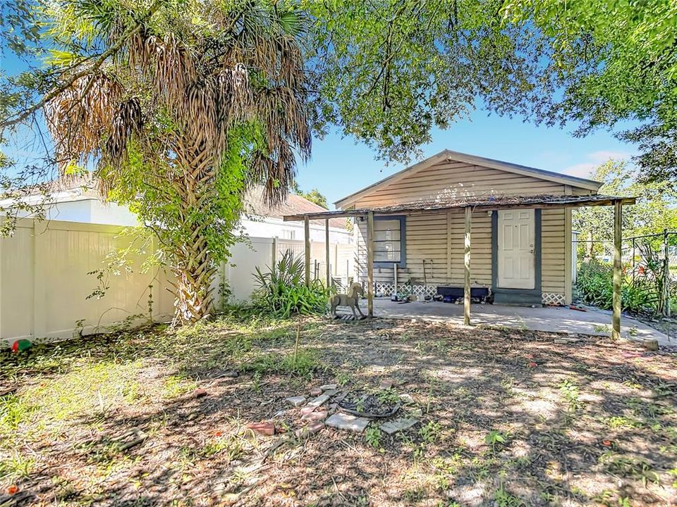 For Sale: $175,000 (3 beds, 1 baths, 936 Square Feet)