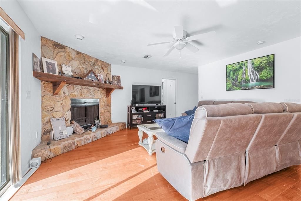 For Sale: $449,000 (4 beds, 2 baths, 2185 Square Feet)