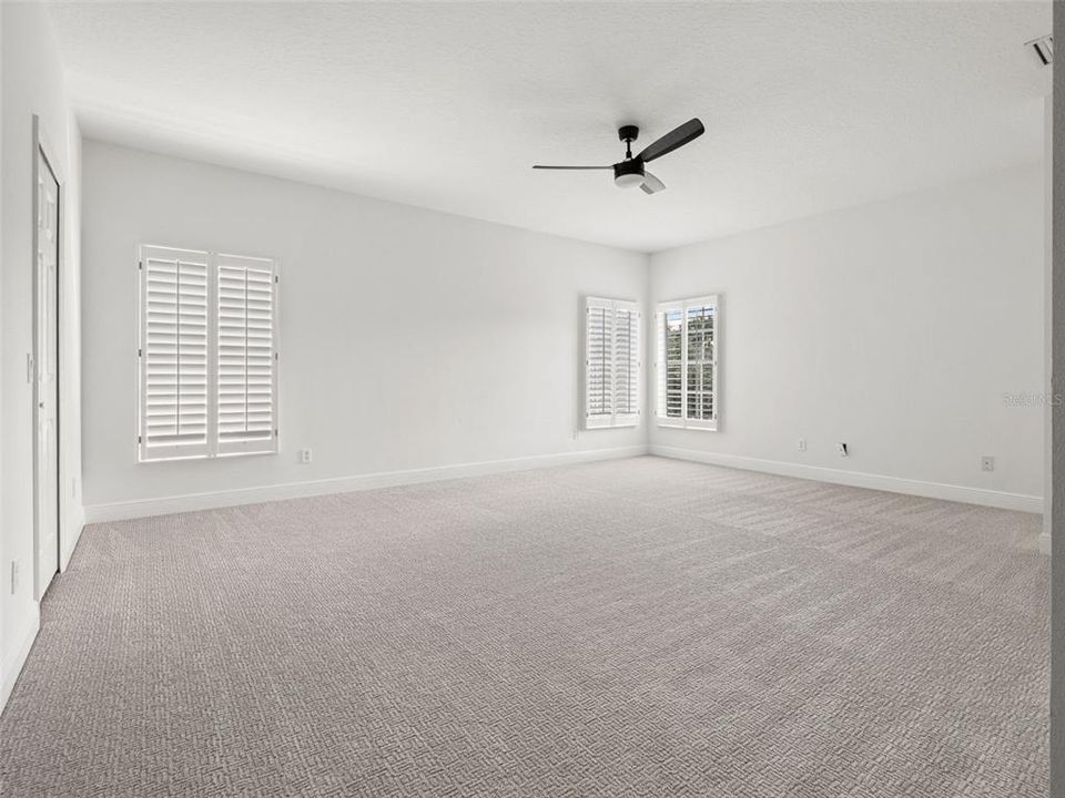 For Sale: $1,330,000 (5 beds, 3 baths, 4056 Square Feet)