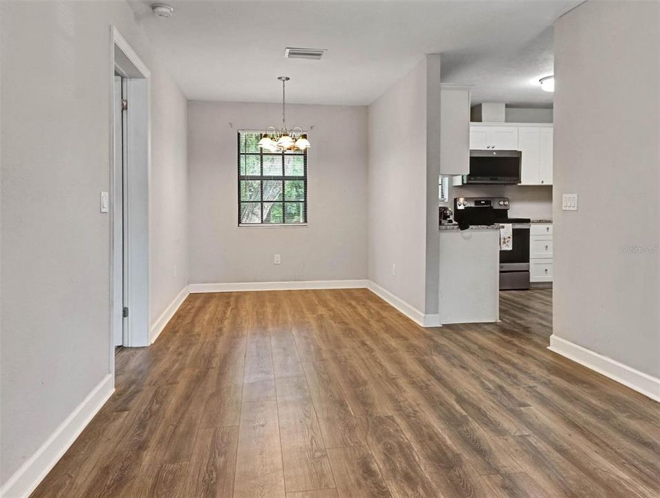 For Sale: $335,000 (4 beds, 2 baths, 1528 Square Feet)