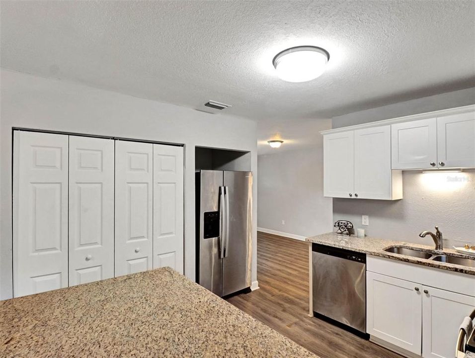 For Sale: $335,000 (4 beds, 2 baths, 1528 Square Feet)