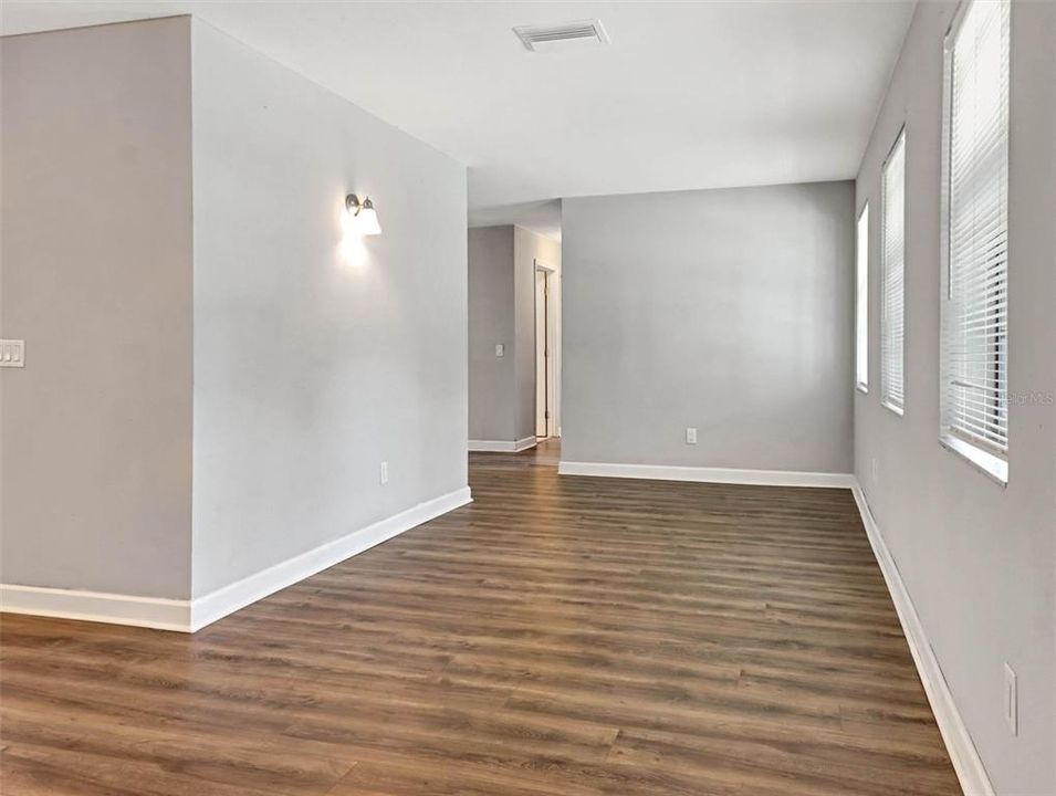 For Sale: $335,000 (4 beds, 2 baths, 1528 Square Feet)