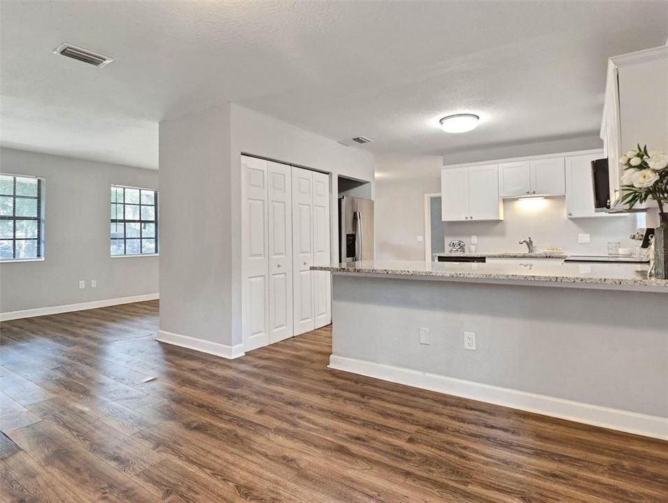 For Sale: $335,000 (4 beds, 2 baths, 1528 Square Feet)
