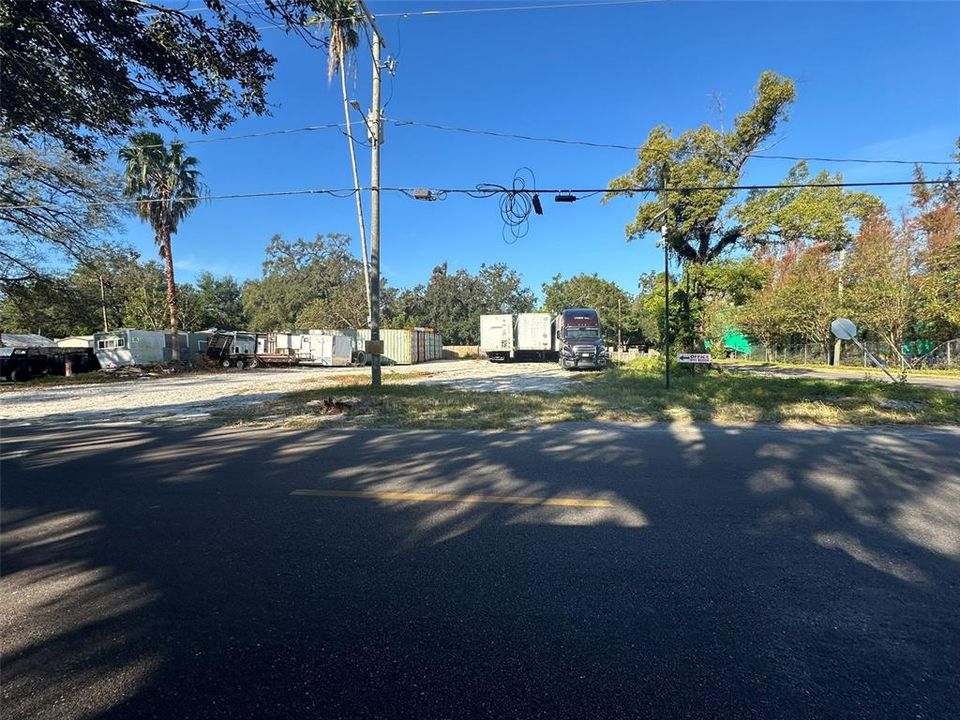 待售: $350,000 (0.29 acres)