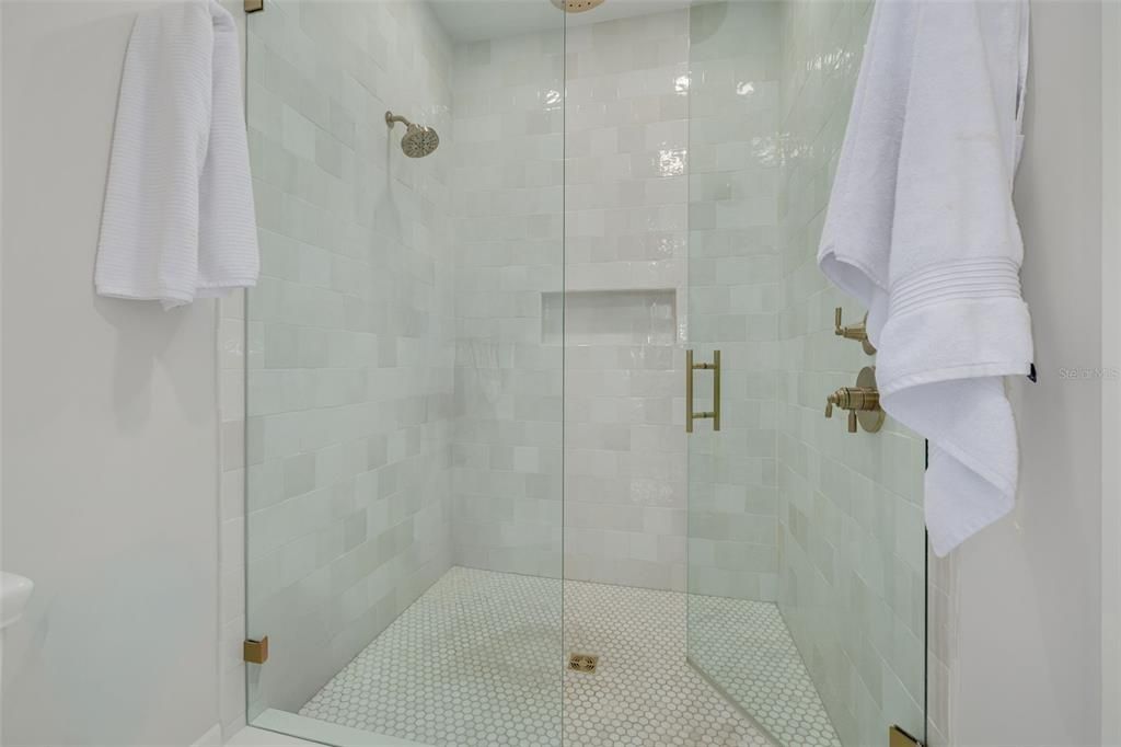 For Sale: $849,900 (2 beds, 2 baths, 1600 Square Feet)