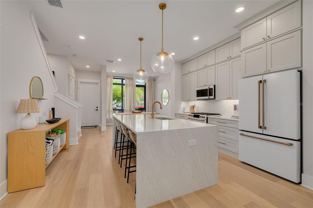 For Sale: $849,900 (2 beds, 2 baths, 1600 Square Feet)