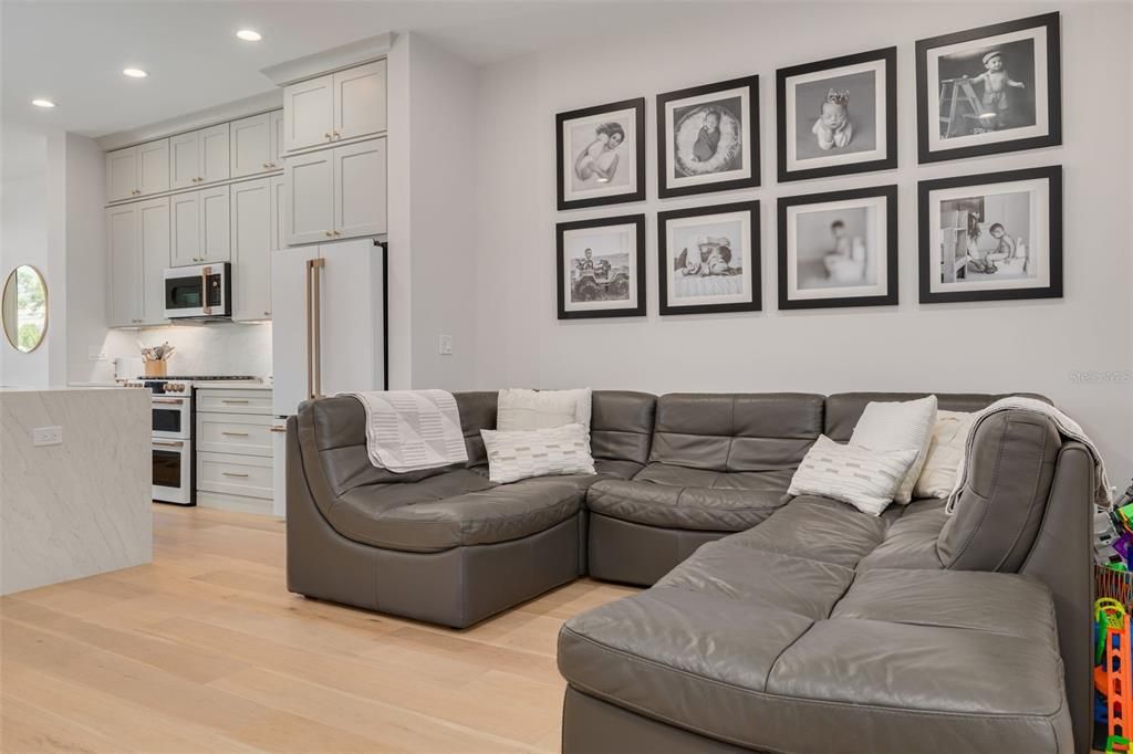 For Sale: $849,900 (2 beds, 2 baths, 1600 Square Feet)