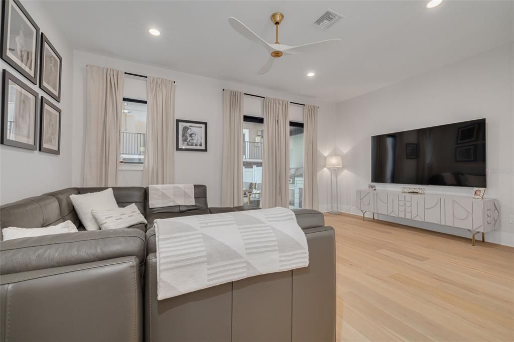 For Sale: $849,900 (2 beds, 2 baths, 1600 Square Feet)
