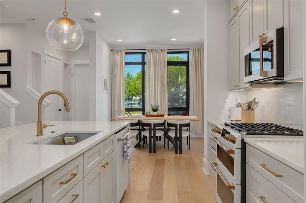 For Sale: $849,900 (2 beds, 2 baths, 1600 Square Feet)