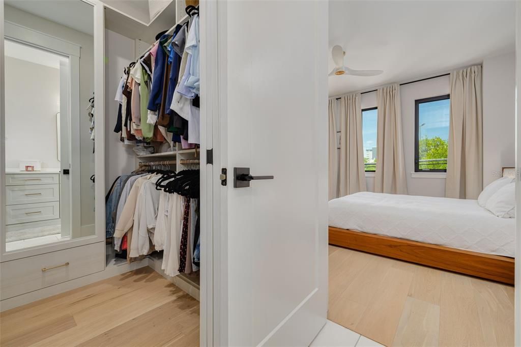 For Sale: $849,900 (2 beds, 2 baths, 1600 Square Feet)