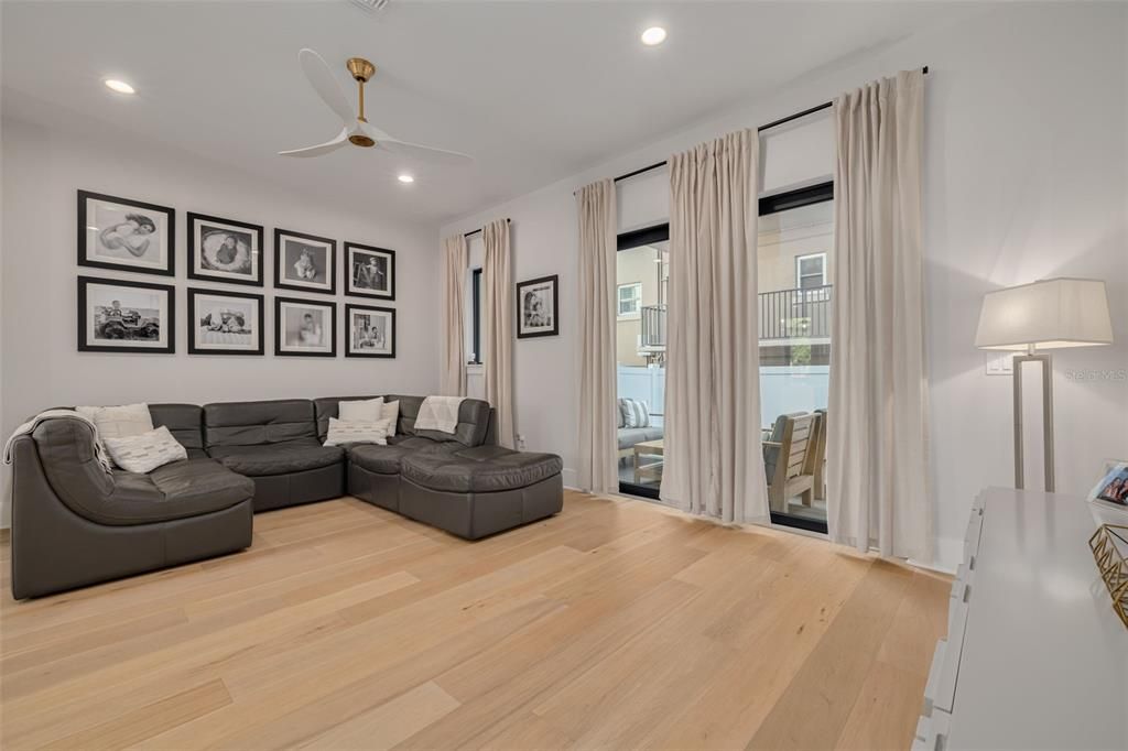 For Sale: $849,900 (2 beds, 2 baths, 1600 Square Feet)