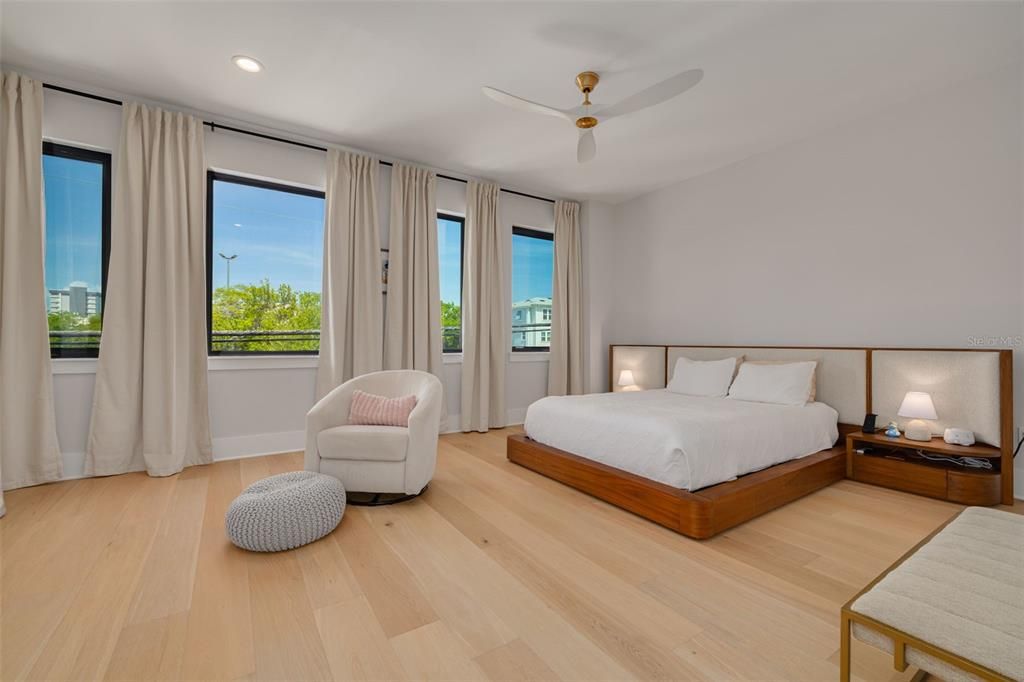 For Sale: $849,900 (2 beds, 2 baths, 1600 Square Feet)