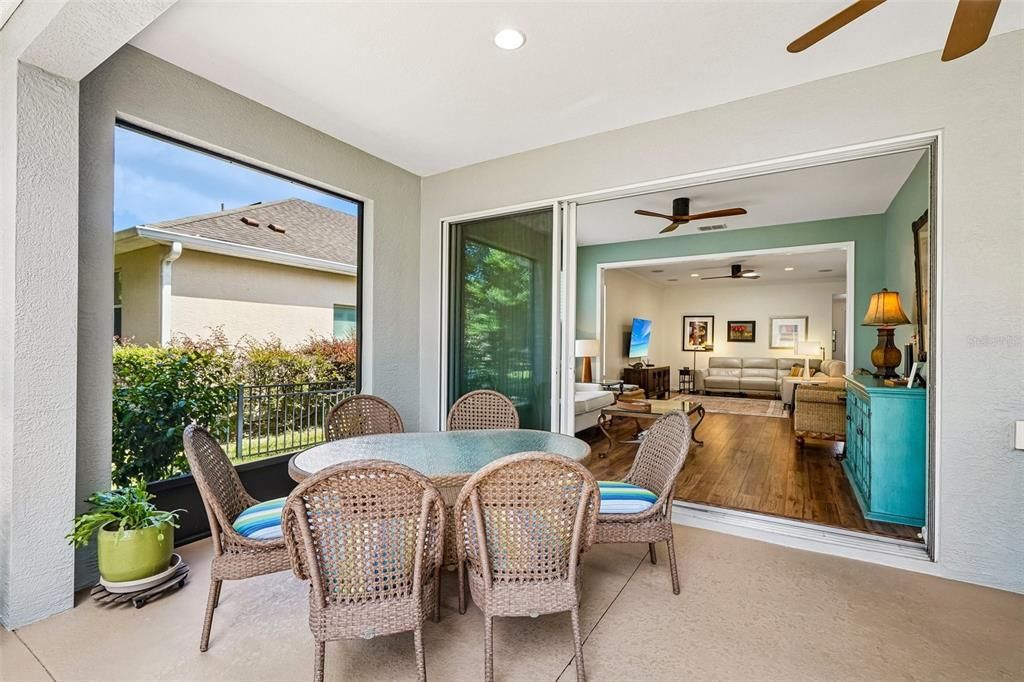 For Sale: $409,900 (2 beds, 2 baths, 2024 Square Feet)