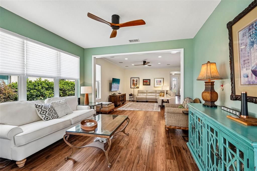 For Sale: $409,900 (2 beds, 2 baths, 2024 Square Feet)