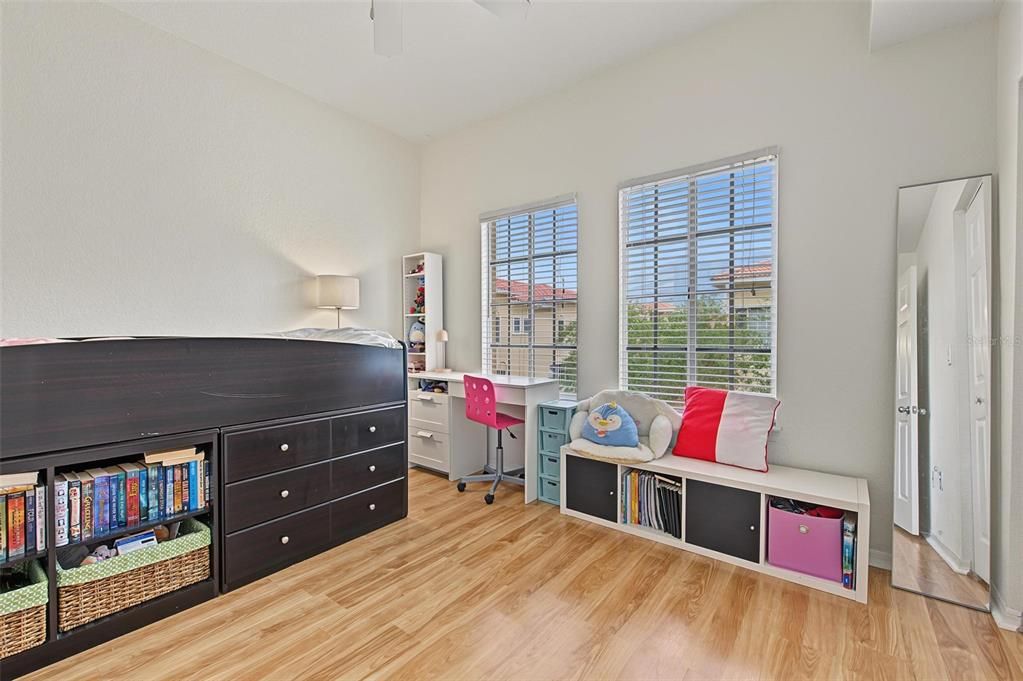 For Sale: $370,000 (2 beds, 2 baths, 1234 Square Feet)