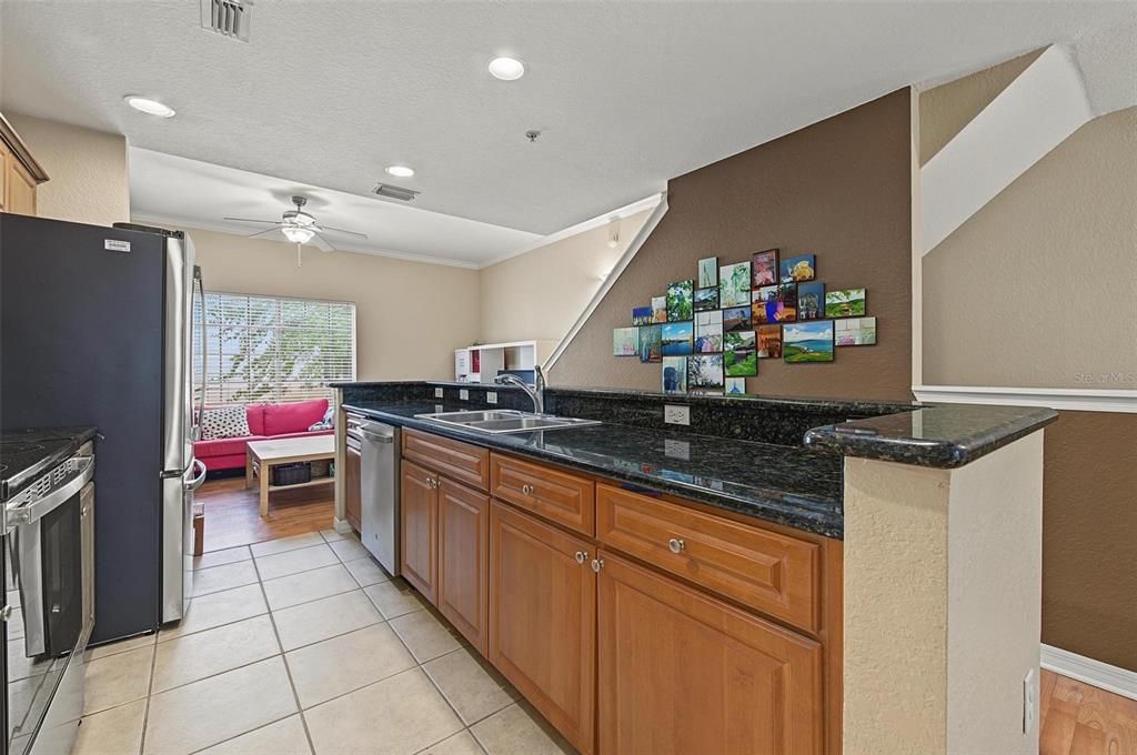 For Sale: $370,000 (2 beds, 2 baths, 1234 Square Feet)