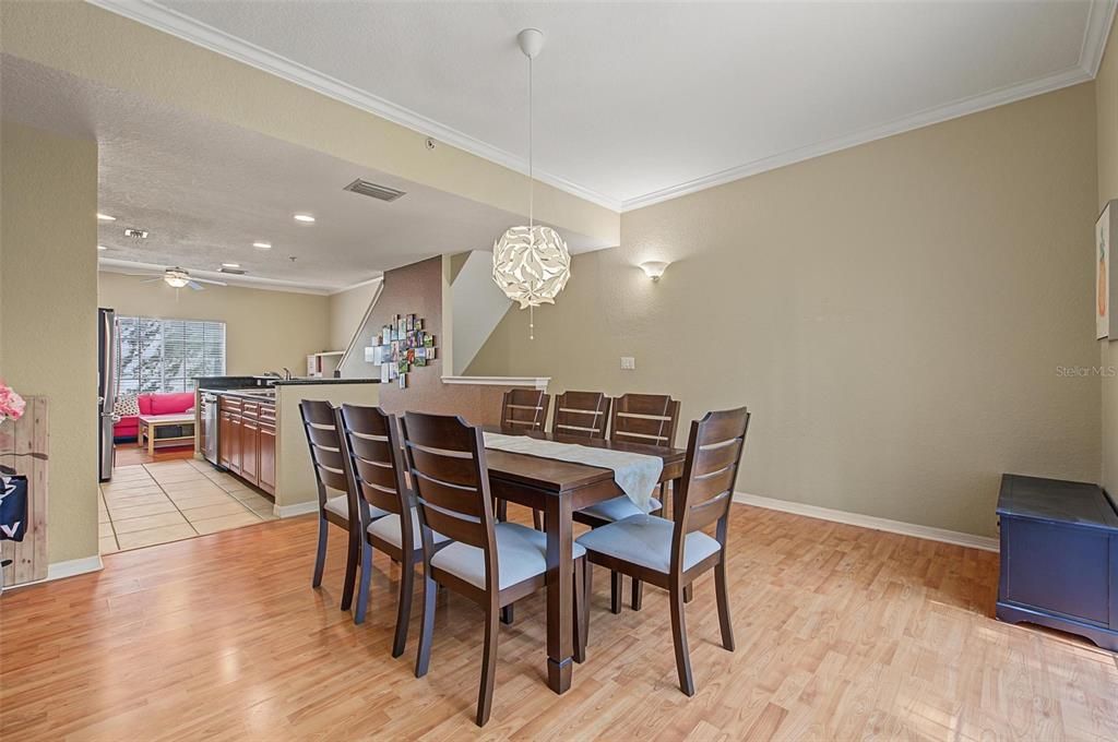 For Sale: $370,000 (2 beds, 2 baths, 1234 Square Feet)