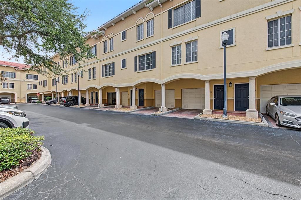 For Sale: $370,000 (2 beds, 2 baths, 1234 Square Feet)