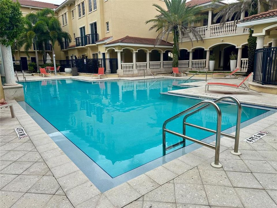 For Sale: $370,000 (2 beds, 2 baths, 1234 Square Feet)