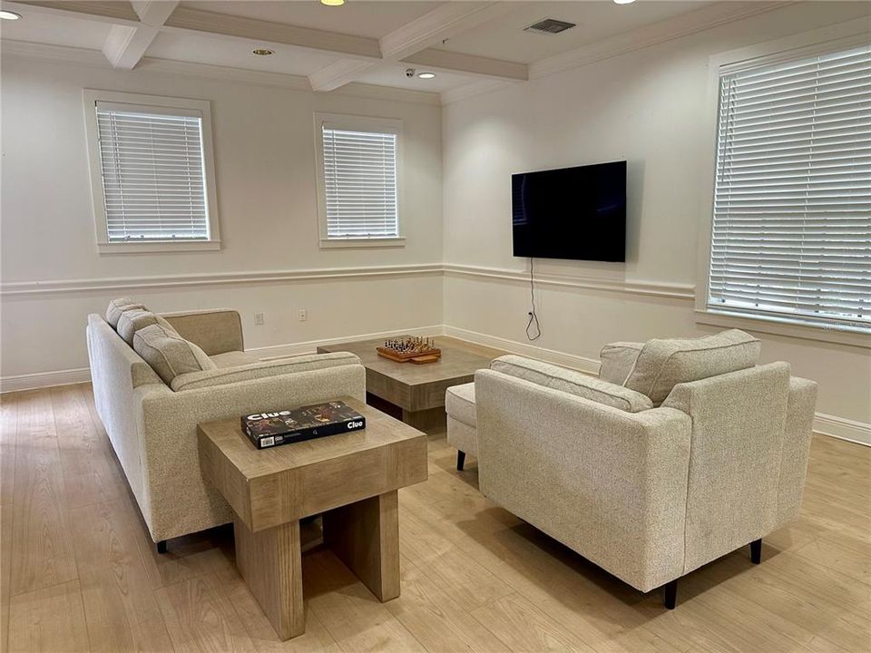 For Sale: $370,000 (2 beds, 2 baths, 1234 Square Feet)