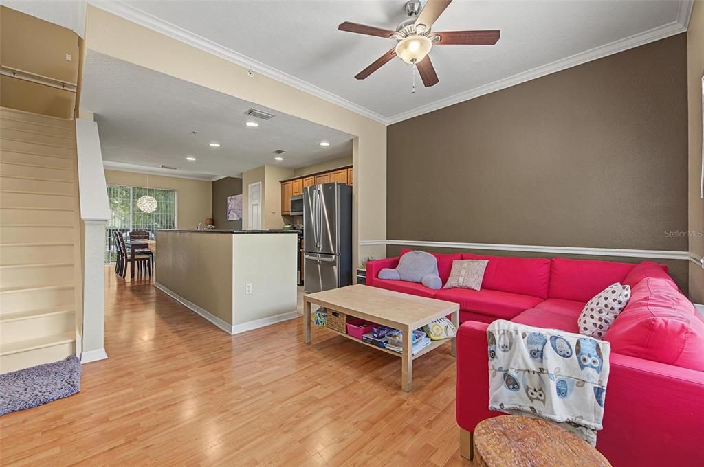 For Sale: $370,000 (2 beds, 2 baths, 1234 Square Feet)