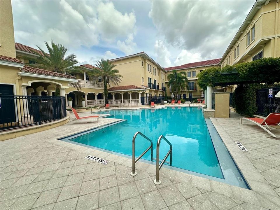 For Sale: $370,000 (2 beds, 2 baths, 1234 Square Feet)