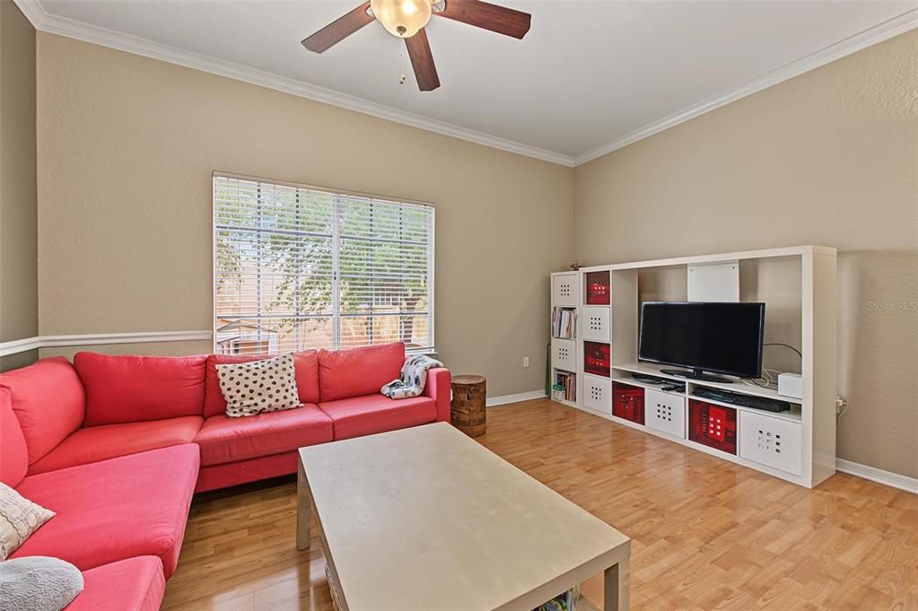 For Sale: $370,000 (2 beds, 2 baths, 1234 Square Feet)