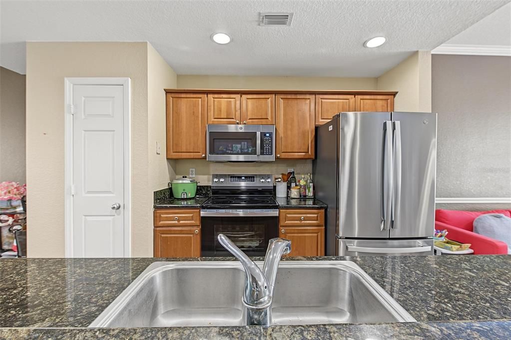 For Sale: $370,000 (2 beds, 2 baths, 1234 Square Feet)