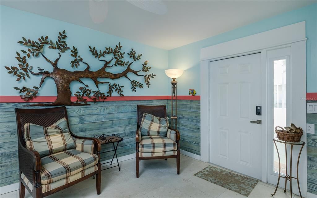 For Sale: $469,000 (2 beds, 2 baths, 1036 Square Feet)