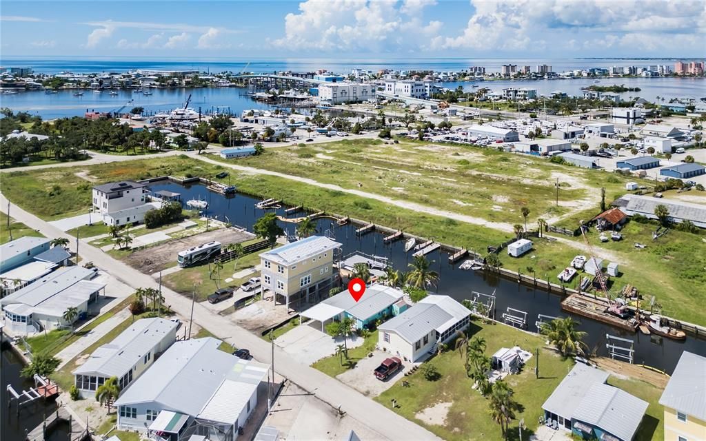For Sale: $469,000 (2 beds, 2 baths, 1036 Square Feet)