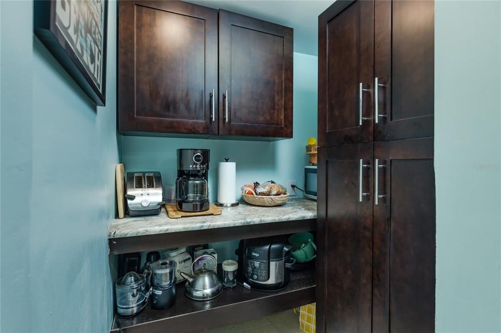 For Sale: $469,000 (2 beds, 2 baths, 1036 Square Feet)