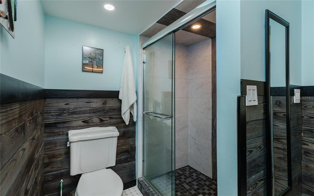 For Sale: $469,000 (2 beds, 2 baths, 1036 Square Feet)