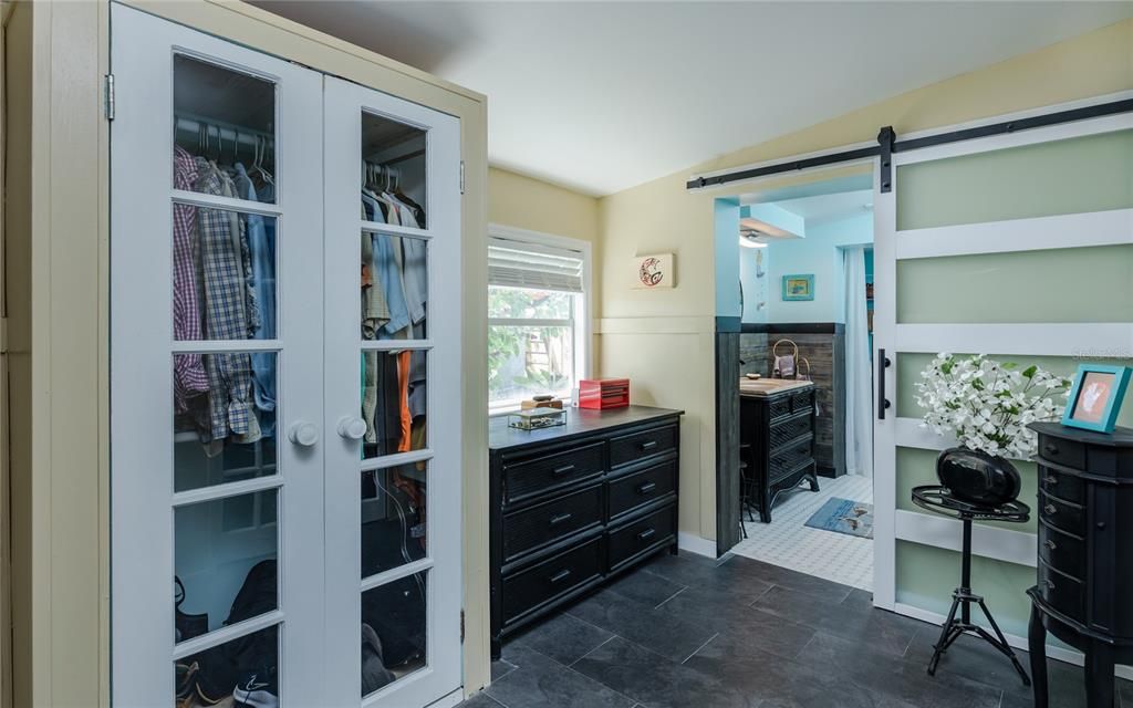For Sale: $469,000 (2 beds, 2 baths, 1036 Square Feet)