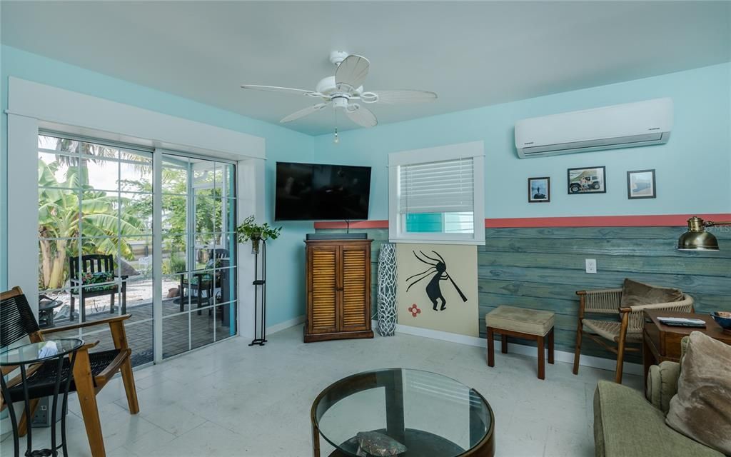 For Sale: $469,000 (2 beds, 2 baths, 1036 Square Feet)