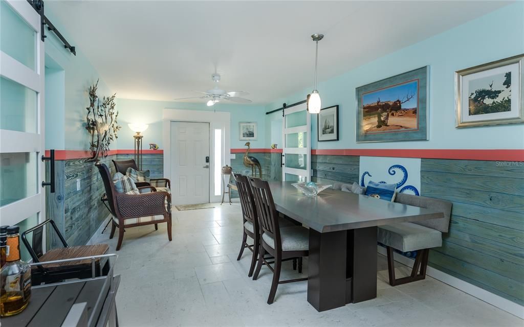 For Sale: $469,000 (2 beds, 2 baths, 1036 Square Feet)