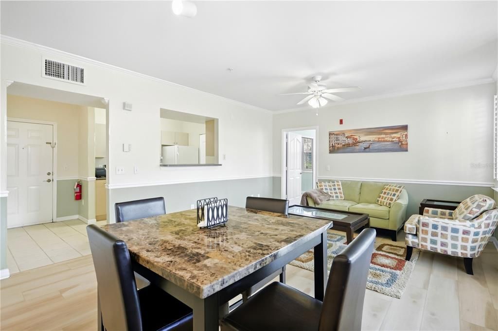For Sale: $299,997 (2 beds, 2 baths, 1032 Square Feet)