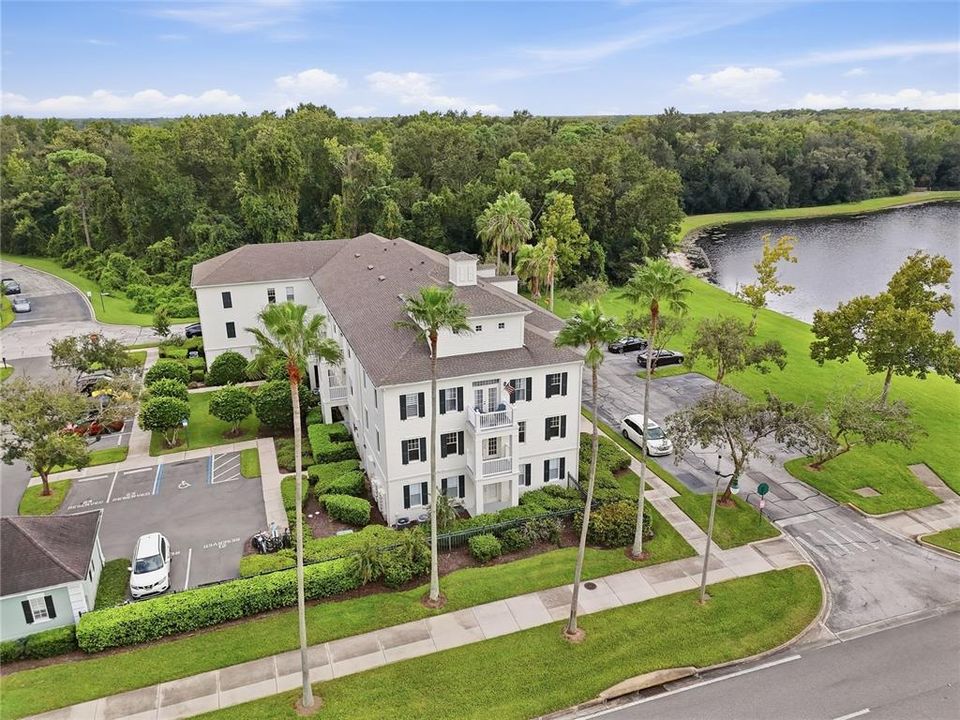 For Sale: $299,997 (2 beds, 2 baths, 1032 Square Feet)