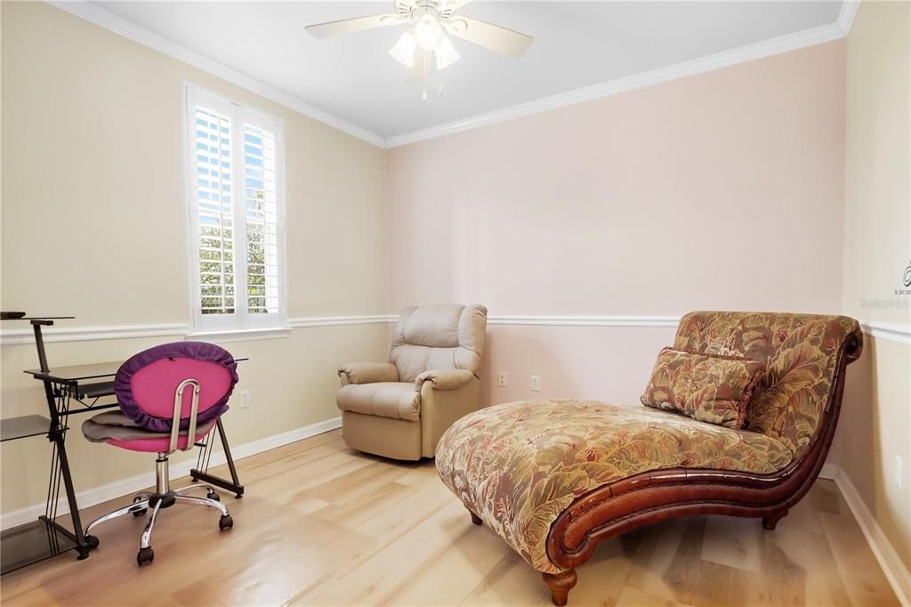 For Sale: $299,997 (2 beds, 2 baths, 1032 Square Feet)