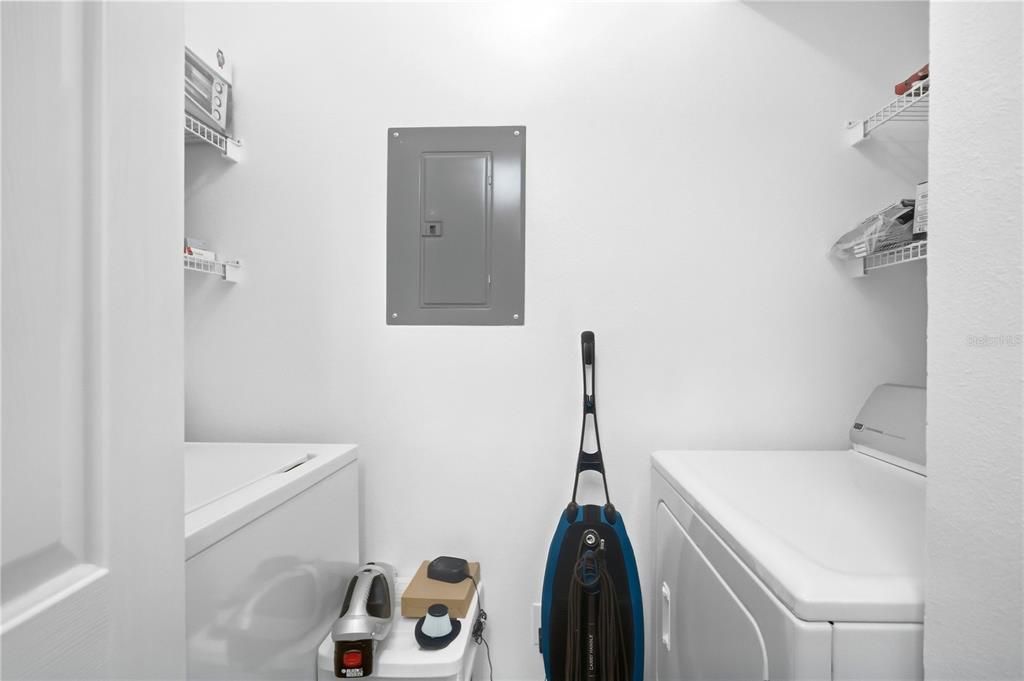 For Sale: $299,997 (2 beds, 2 baths, 1032 Square Feet)