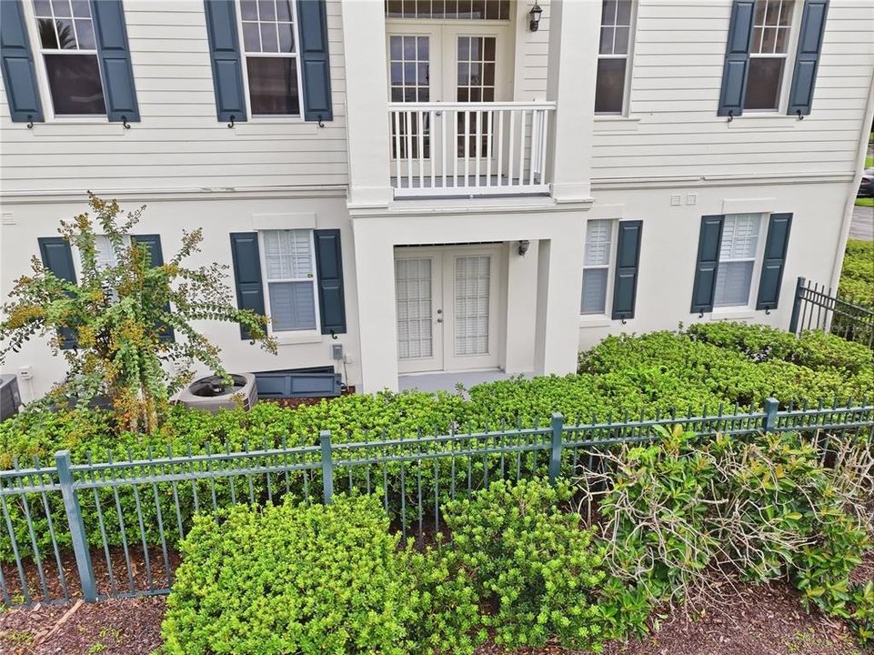 For Sale: $299,997 (2 beds, 2 baths, 1032 Square Feet)