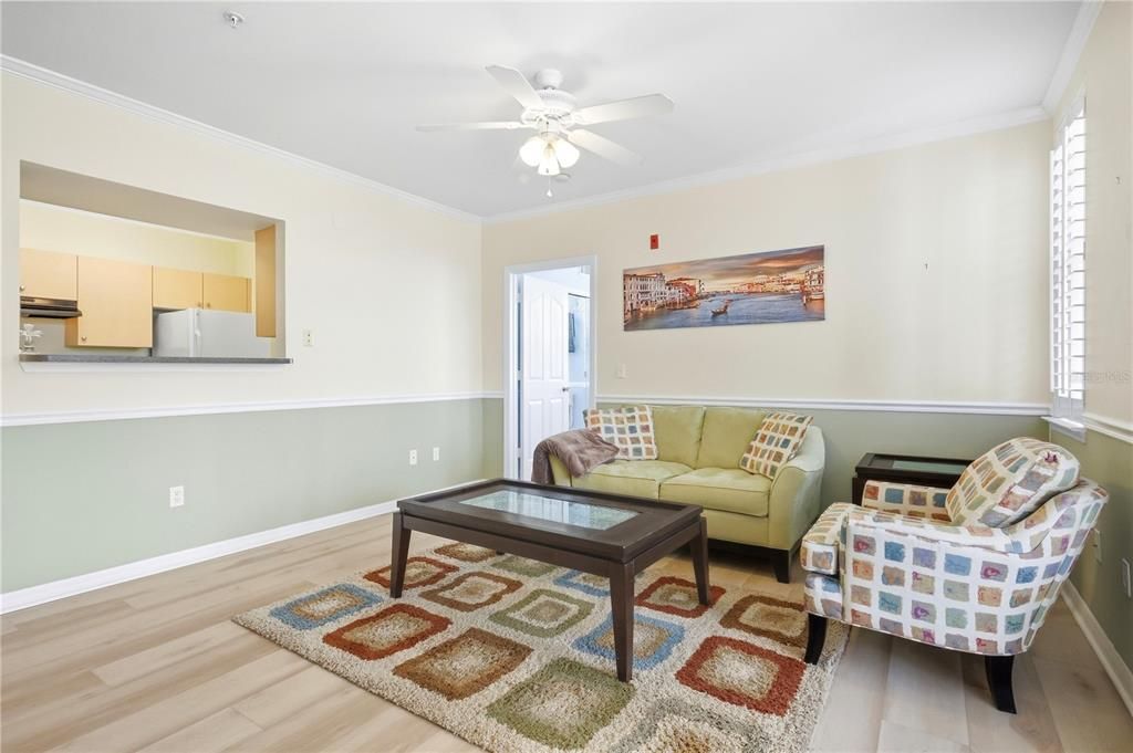 For Sale: $299,997 (2 beds, 2 baths, 1032 Square Feet)