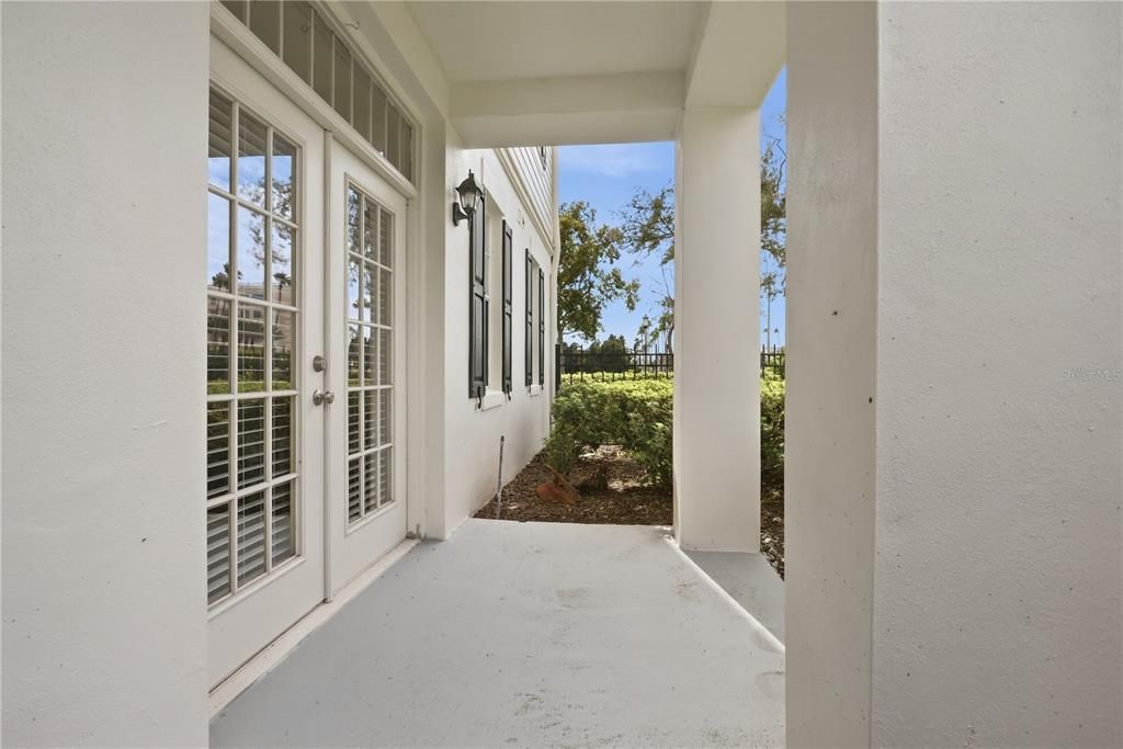 For Sale: $299,997 (2 beds, 2 baths, 1032 Square Feet)