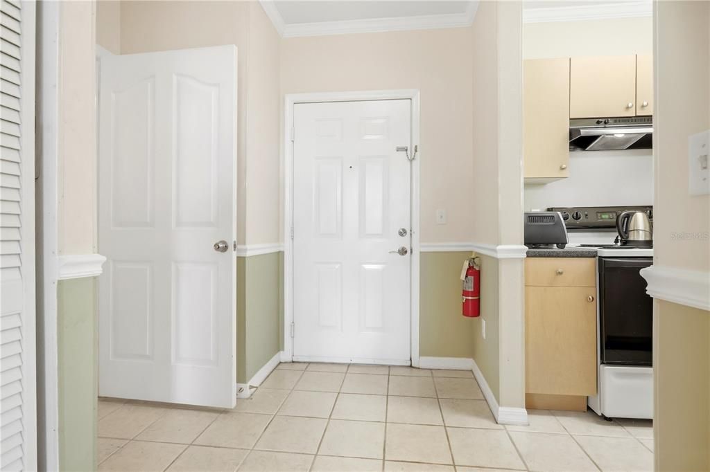For Sale: $299,997 (2 beds, 2 baths, 1032 Square Feet)