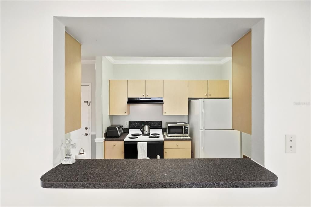 For Sale: $299,997 (2 beds, 2 baths, 1032 Square Feet)