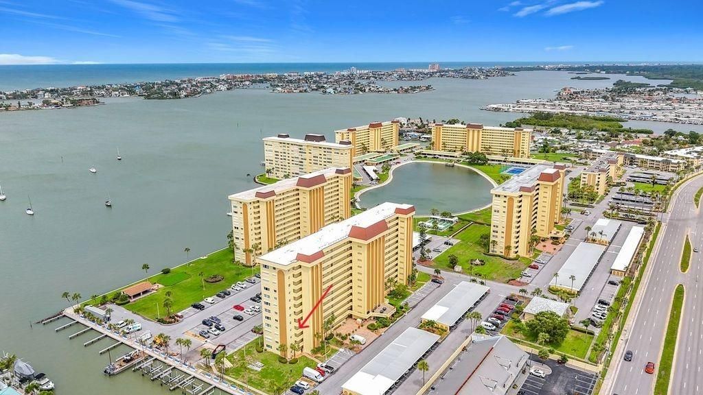 На продажу: $227,999 (2 спален, 2 ванн, 1100 Квадратных фут)